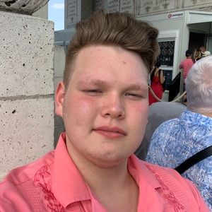 Meet your Posher, Isaac